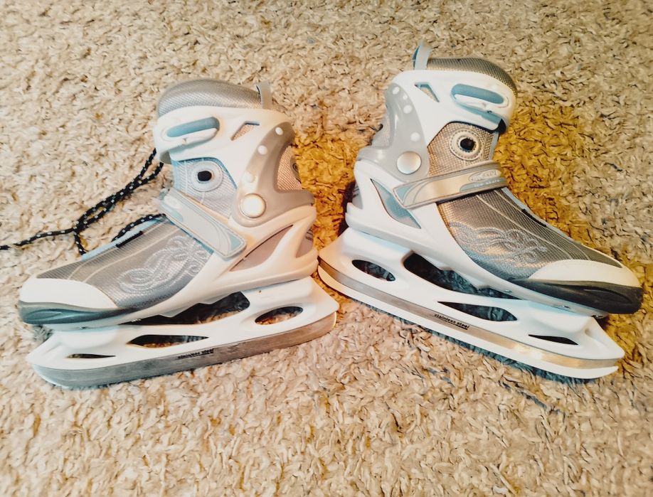 Ковзани жіночі нові