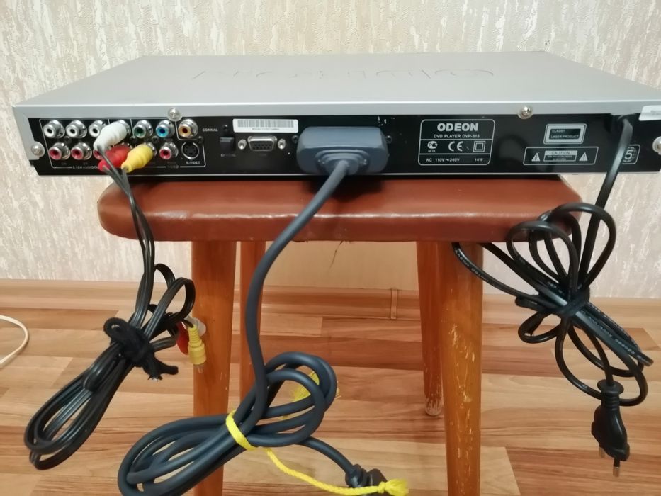 DVD проигрыватель ODEON.