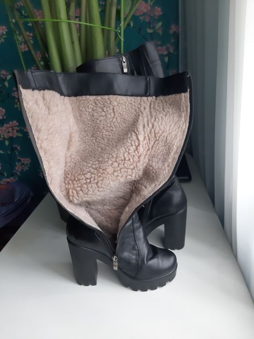 Зимові сапоги на стійких підборах