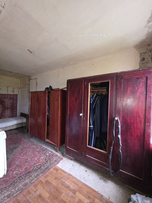 Продам 2 кім. кв. під ремонт в м. Сміла