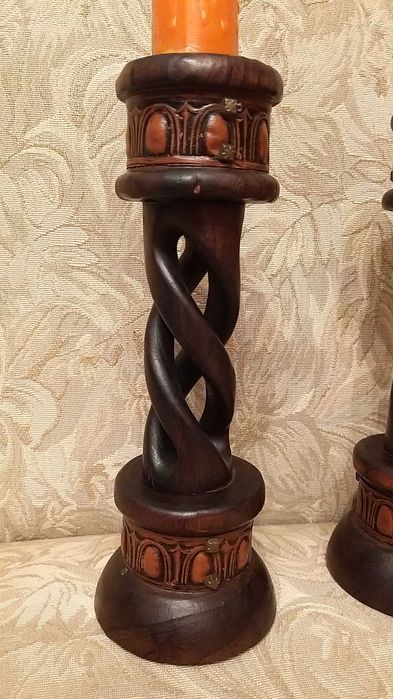 candelabros castiçais em madeira