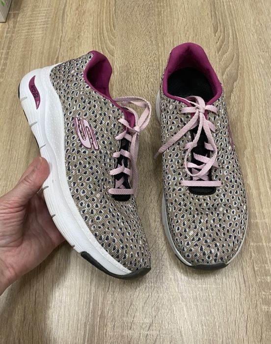 Skechers DVF Arch Fit р.39 -40 кросівки кроси