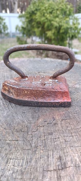 Продам утюги  старинные