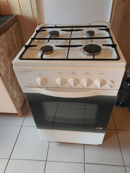 газова плита 4х конфор.