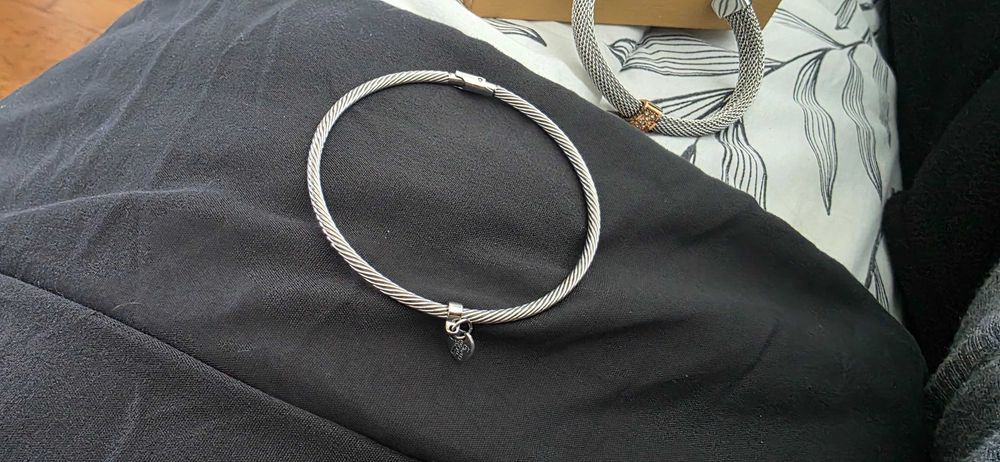 Conjunto ONE pulseiras e fio