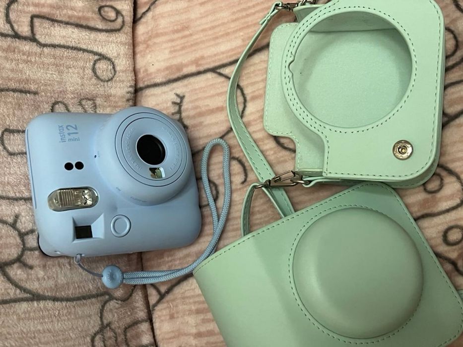 Продам Instax Mini 12