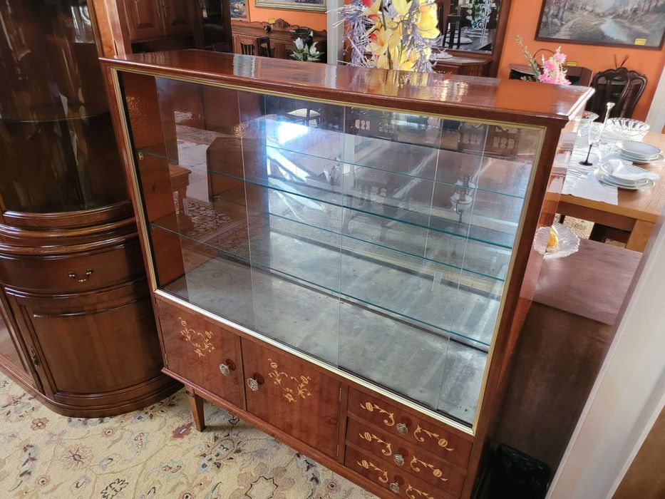 Cristaleira estilo D. Maria - Muito bom estado geral