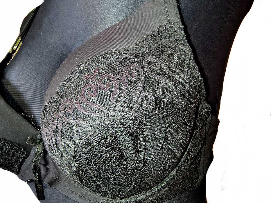 Śliczny koronkowy biustonosz stanik push-up r. 80B