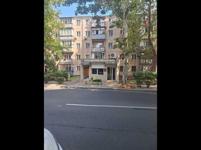 Продаж приміщення магазину 74.8м2, м.Чорноморськ, вулиця Данченка