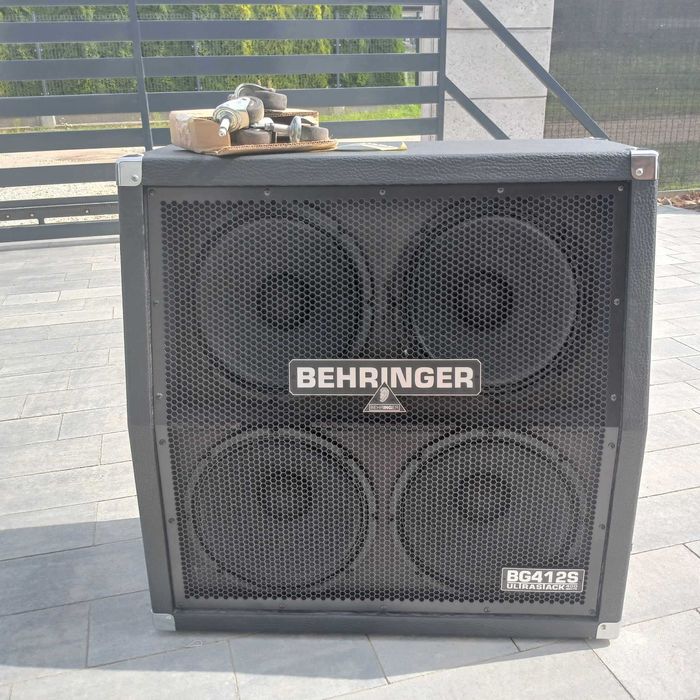 Behringer 412S 400V