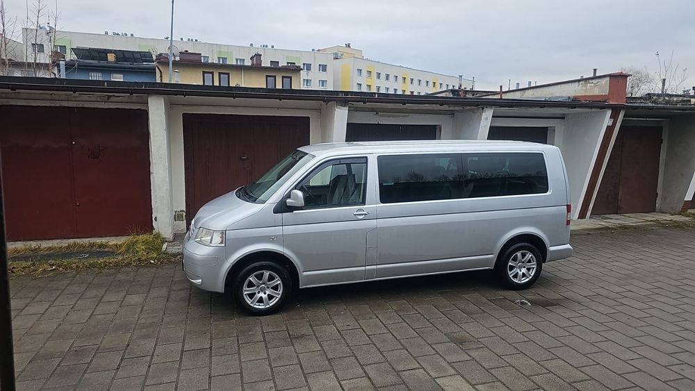 VW Transporter T5 long 9 osób hak mega zadbany