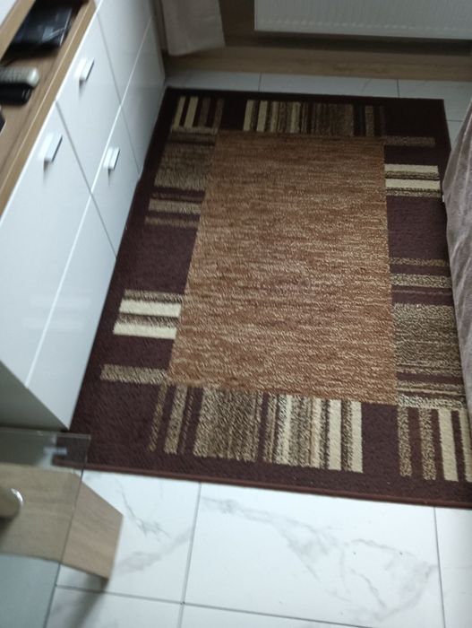 Sprzedam dywan 1.20 x 1.70 i chodnik 3mx 0.8 m . Komplet