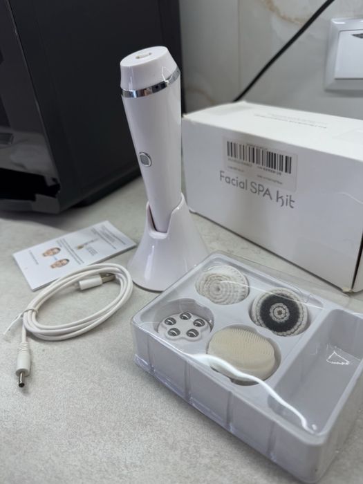 Электрическая щетка 4в1 Facial SPA kit для чистки массажа лица