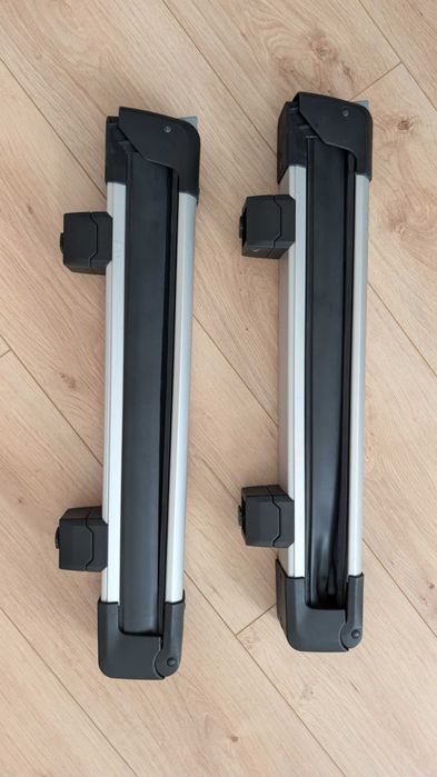 Uchwyt narciarski Thule SnowPack M 7324 (4 pary nart, 2 deski)