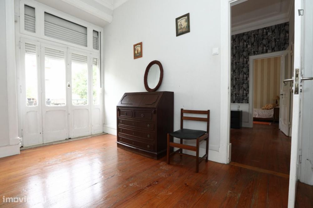 Quarto - localizado em Benfica Lisbon