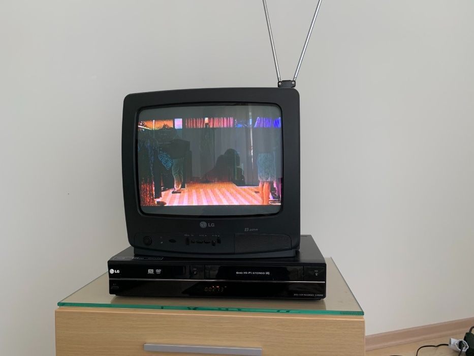 Телевизор, караоке, видеоманитфон, DVD - LG