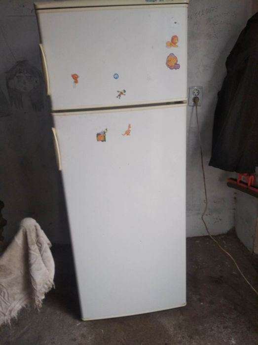 Продаю холодильник