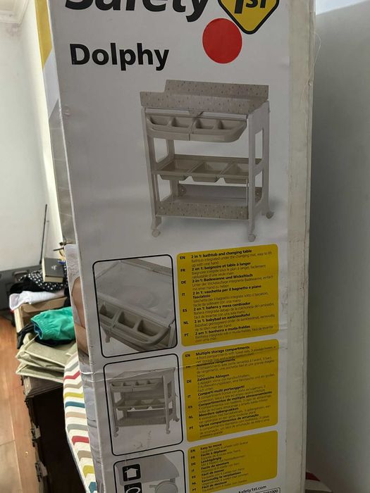 Fraldário com Banheira e "Gavetas" Safety1st