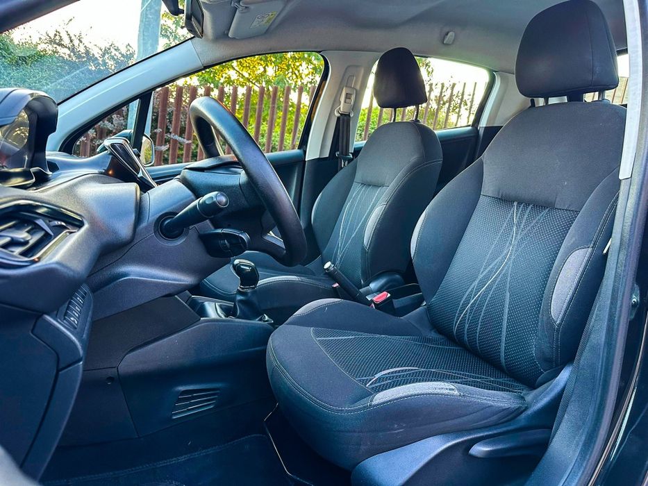Peugeot 208 1.6 e-Hdi active