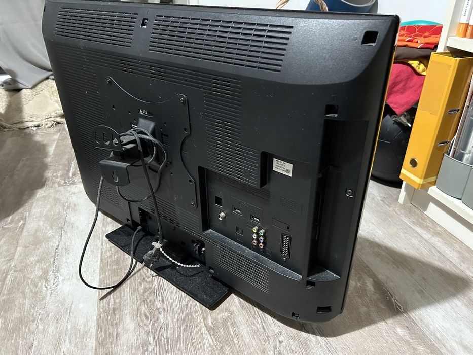 Televisao panasonic com comando 32”