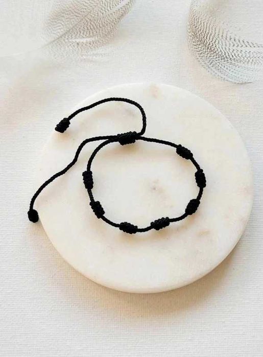 Amulet Ochronny Bransoletka z Czarnego Sznurka – Symbol Harmonii