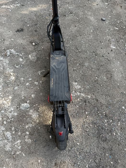 Kugoo Kirin  g2 Pro  пробег 1412 км аккумулятор в хорошем состоянии держит хорошо.