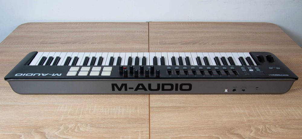 ТЕРМІНОВО! Подам M-Audio Oxygen 61 – MIDI клавіатура в ідеальному стані!