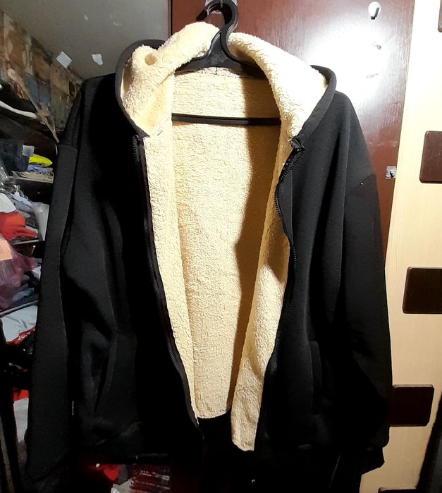 Ого-го какой размер. Новая тёплая  куртка бомбер с капюшоном 5XL