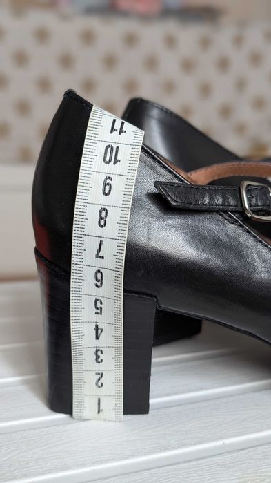 Туфлі на підборах WITTNER Australia