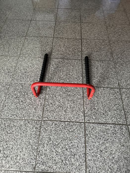 Suporte metálico para bicicletas
