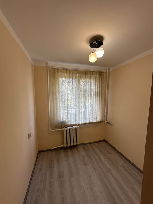 Продаж 2 кімнатної квартири 1 поверх (можливо під офіс), сквер Бабаєва ,центр міста паркова зона
