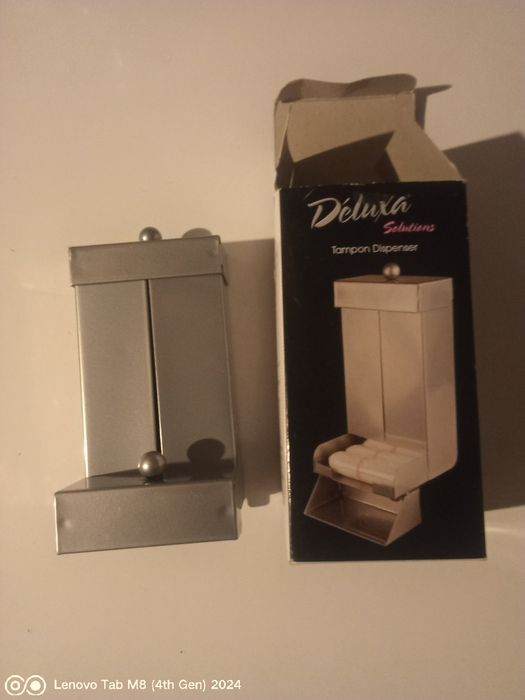 * Podajnik na tampony  *