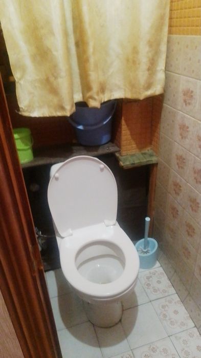 здається кімната без хазяїв,метро Вирлиця