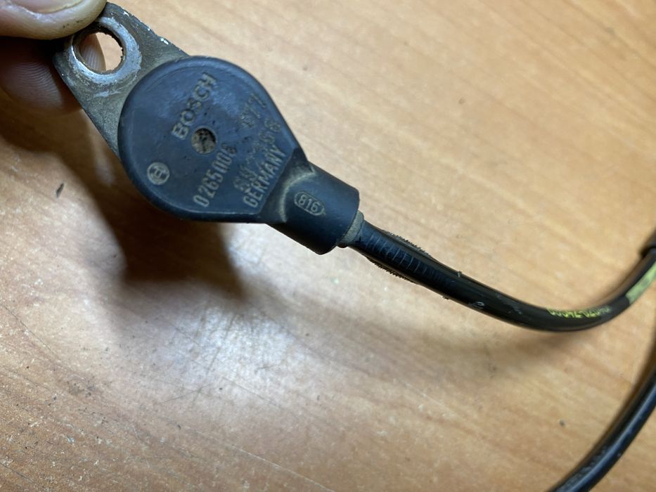 8954202040 Toyota Avensis T25 датчик абс (abs передний правый)