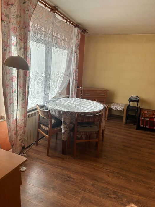 Parter domu z dużym podworkiem – Jasiorówka