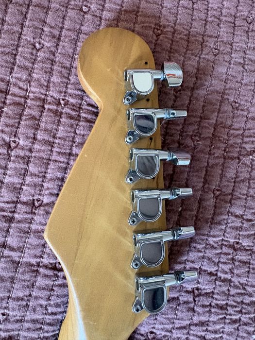 Guitarra Stratocaster Maison