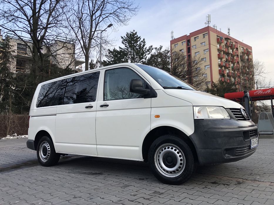 Tanio Wypożyczalnia samochodów Bus 9 osób Wynajem Kraków