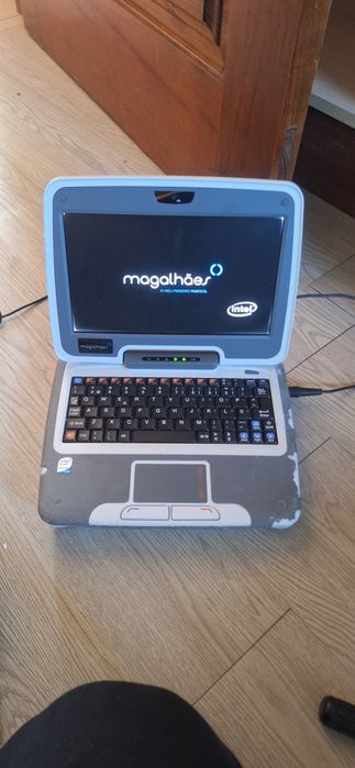 Portátil Magalhães – Com Carregador e Bolsa Original