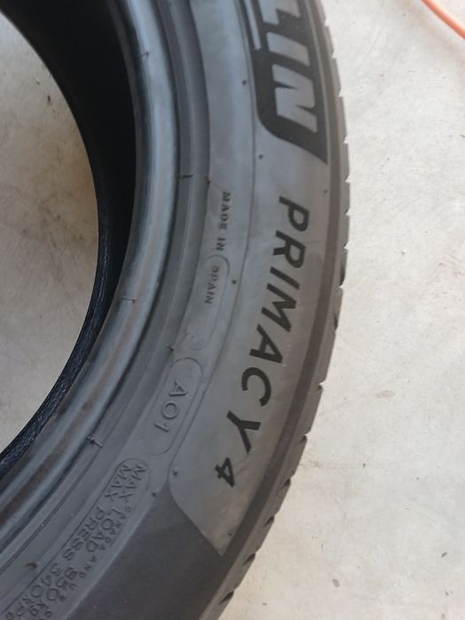 2 pneus 225 55 r18 Michelin