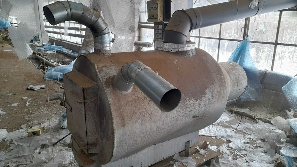 Piec , kocioł na słomę kominek na biomasę