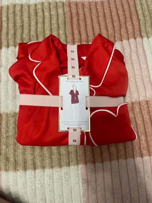 Piżama Victoria’s Secret czerwona