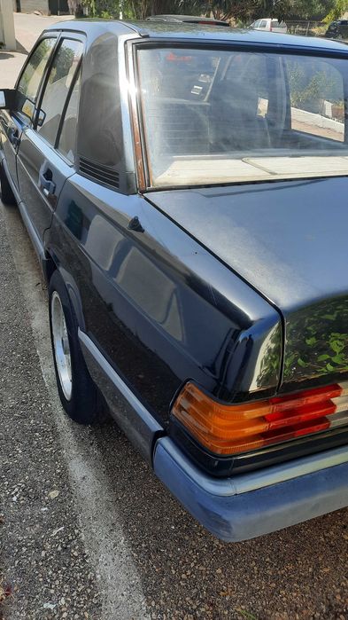 Mercedes 190 no Algarve