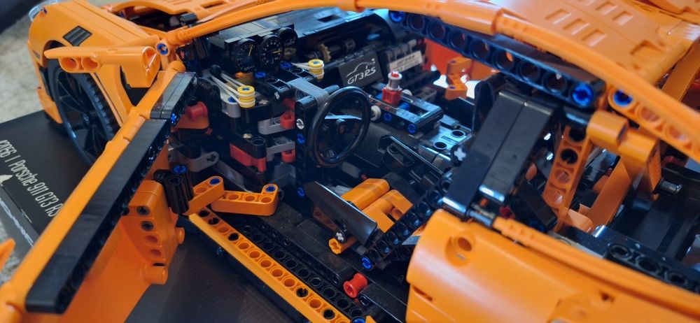 Lego Technic 911 GT3 RS 1:8
