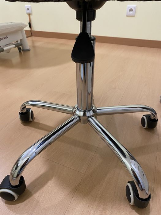 Banco estofado preto