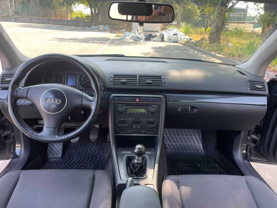 Vendo Audi A4 Avant 1.9 TDI de 2002 com caixa 6 vel.