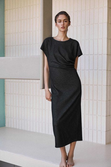 Платье zara m, l драпировка, деми  зима вискоза с начесом