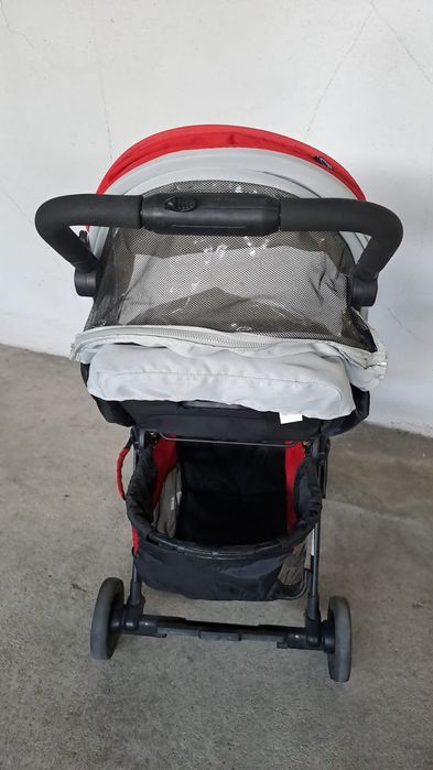 Carrinho Chicco vermelho