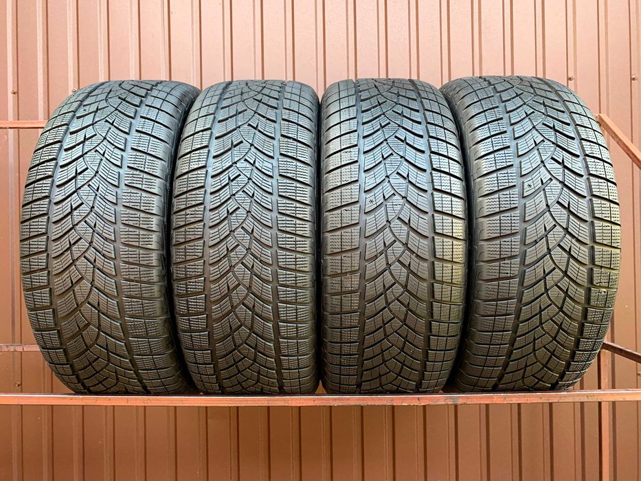 275/50 R20 113V XL GoodYear UltraGrip Performance+ SUV / Зимові / 2024