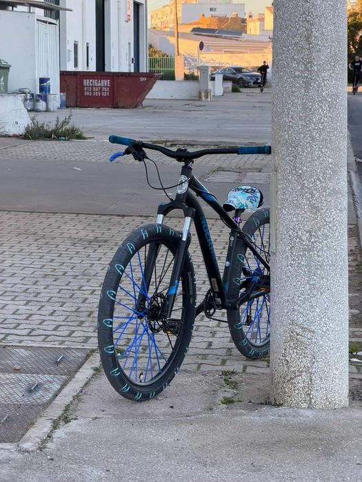Btt aro 27.5 para grau em bom estado so precisa de pedaleira nova
