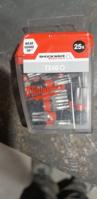 Bity milwaukee TX40